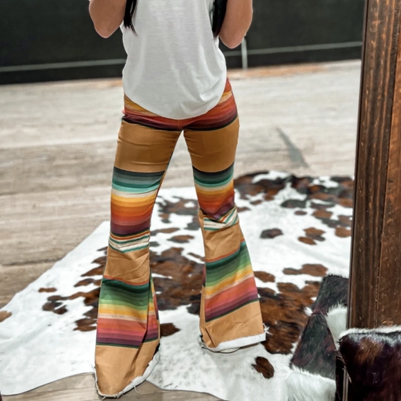 RANCH DRESS'N Fallon Taylor "Moab" serape super flare rodeo cowgirl jeans sz 2 - Picture 2 of 13